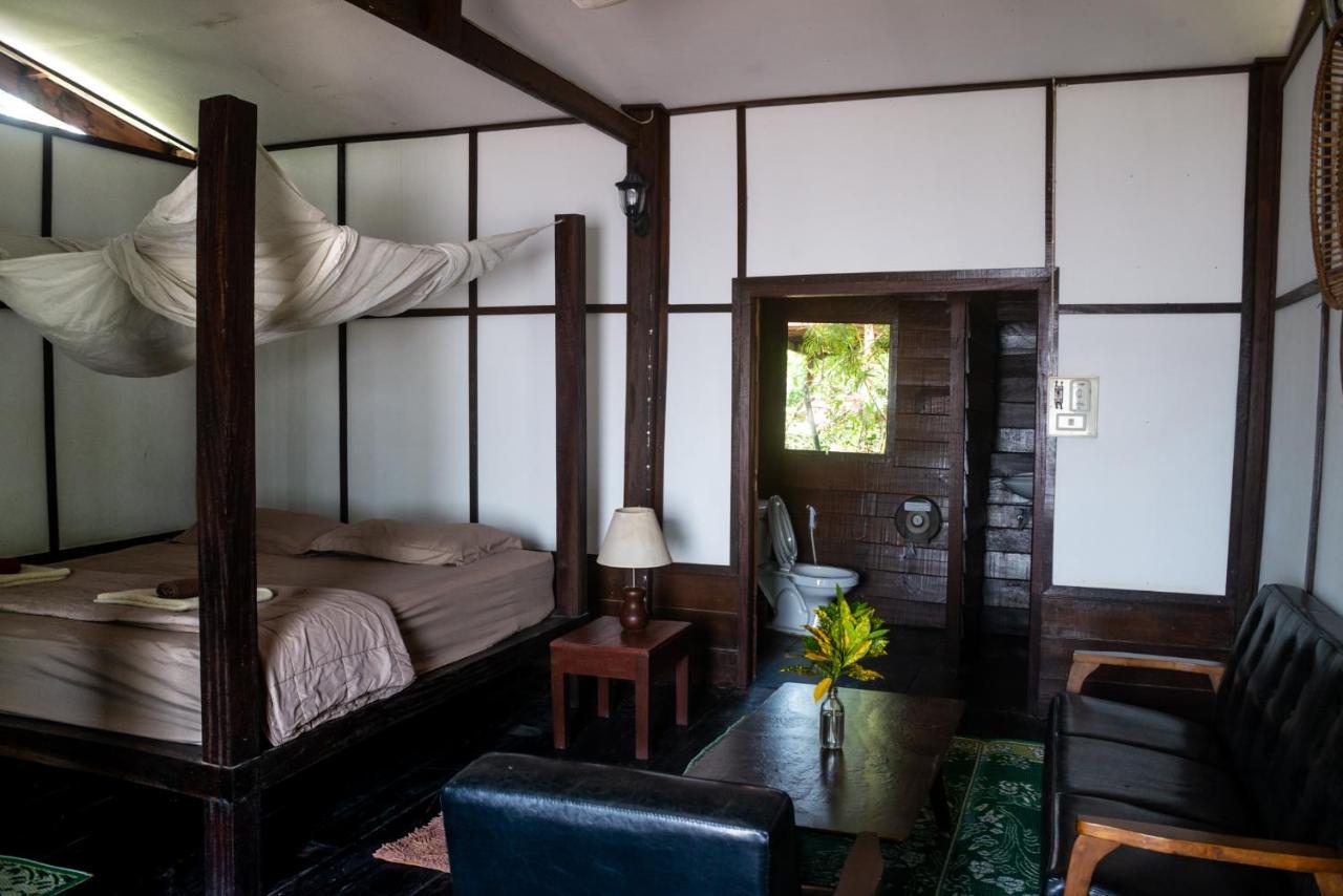 Pomelo Restaurant And Guesthouse - Fishermen & Tammarine Cottages Riverfront - Experience Nature, Culture And Adventure & Tailor-Made Tour Ban Khon Exterior photo